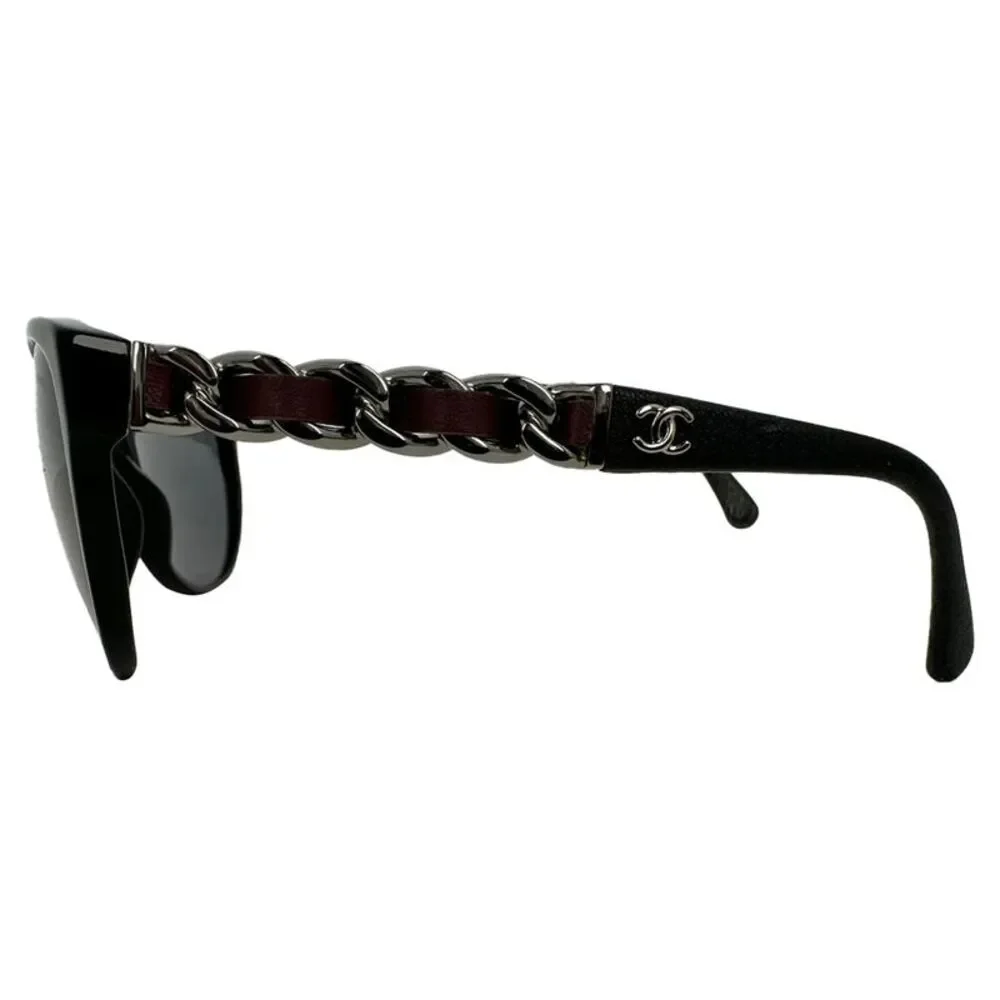 Chanel 5215 Chain Detail Cat Eye Sunglasses in Black Acetate